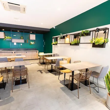 Ibis Centre 3*