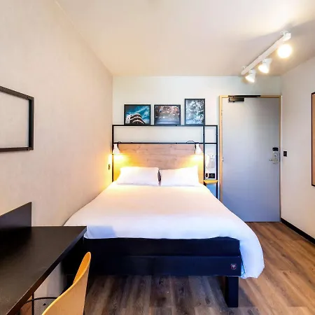Ibis Centre 3*