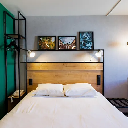 Ibis Centre Hotel 3*