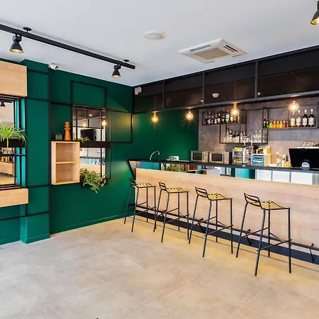 Ibis Centre 3* 波城