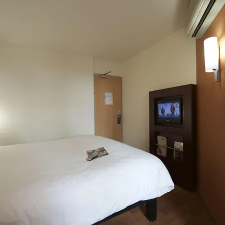 Hotel Ibis Centre 3*