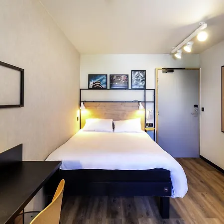 Hotel Ibis Centre 3*