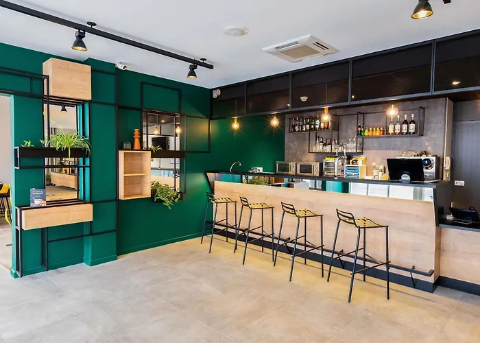 Ibis Centre 3* פאו