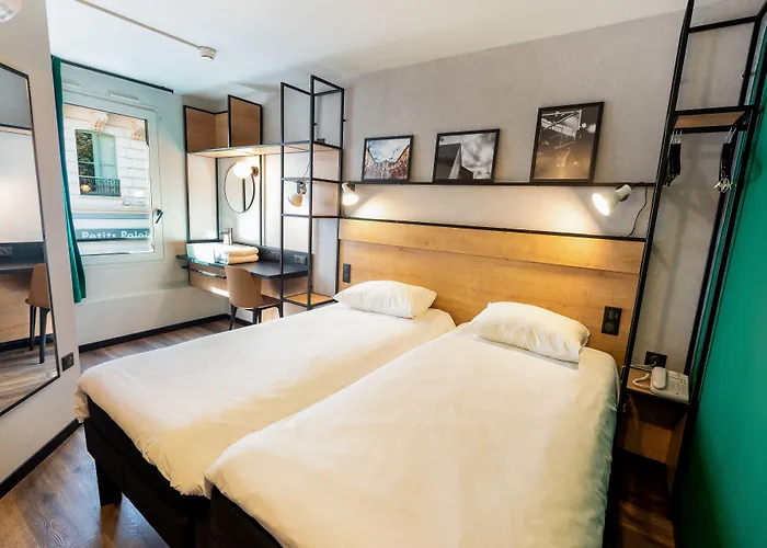 Ibis Centre Hotel 3*