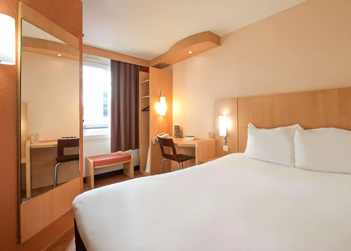 Ibis Centre Отель По